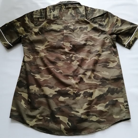 Simons Camo Shirt Small NWT - Picture 5 of 7